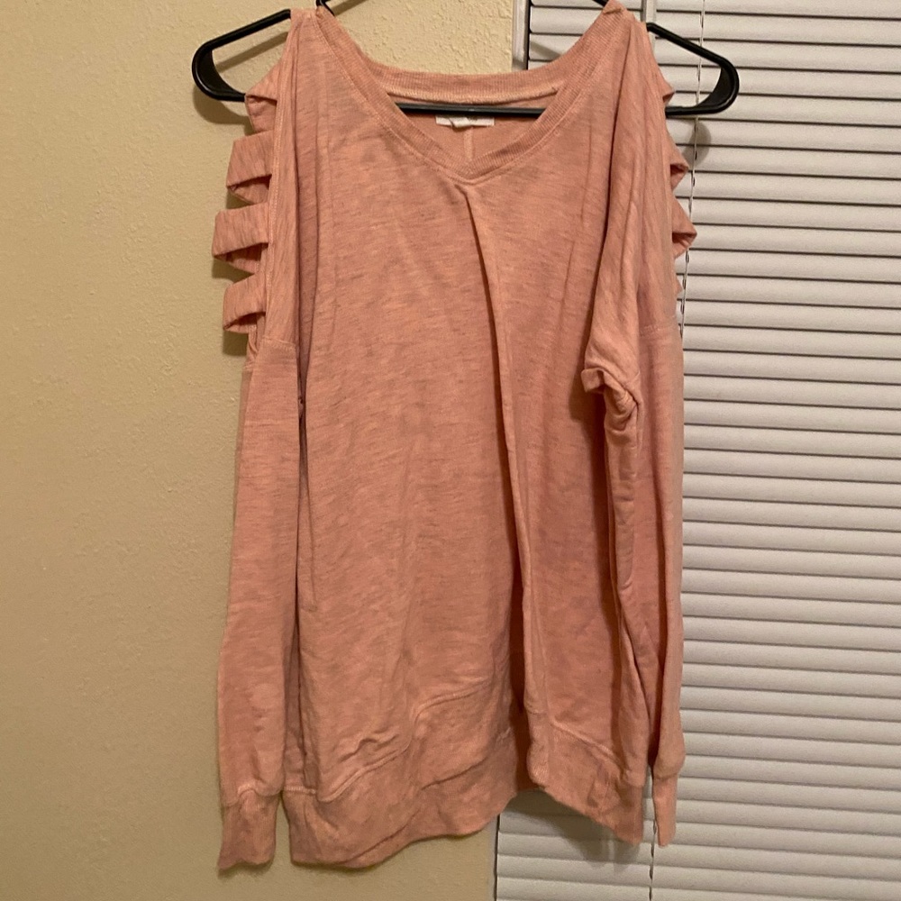 pink•cut out arm•long sleeve top